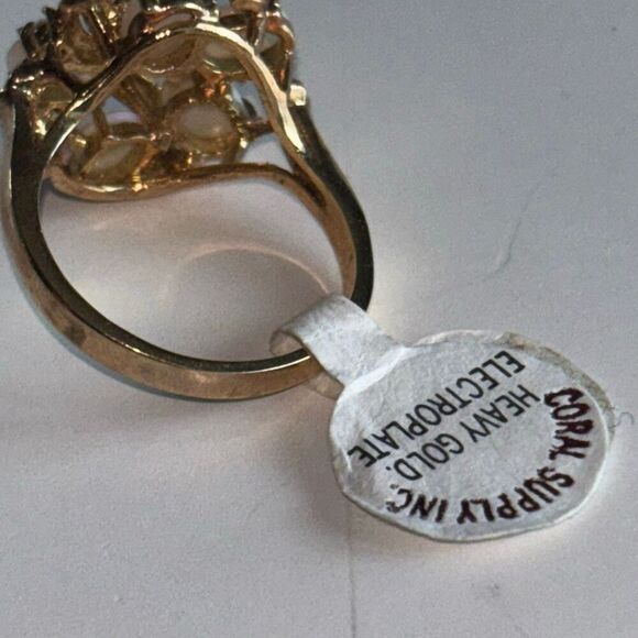 NWT heavy yellow 18kt gold electroplate ring Sz 7 w/6 opals floral - Picture 6 of 9